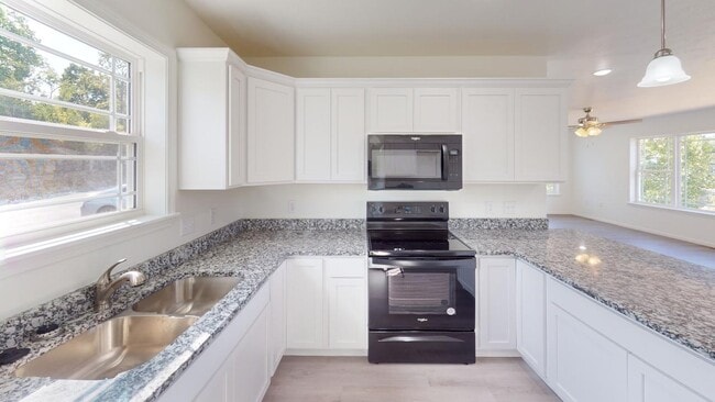 Building Photo - 124 E Sunset Cove Ln