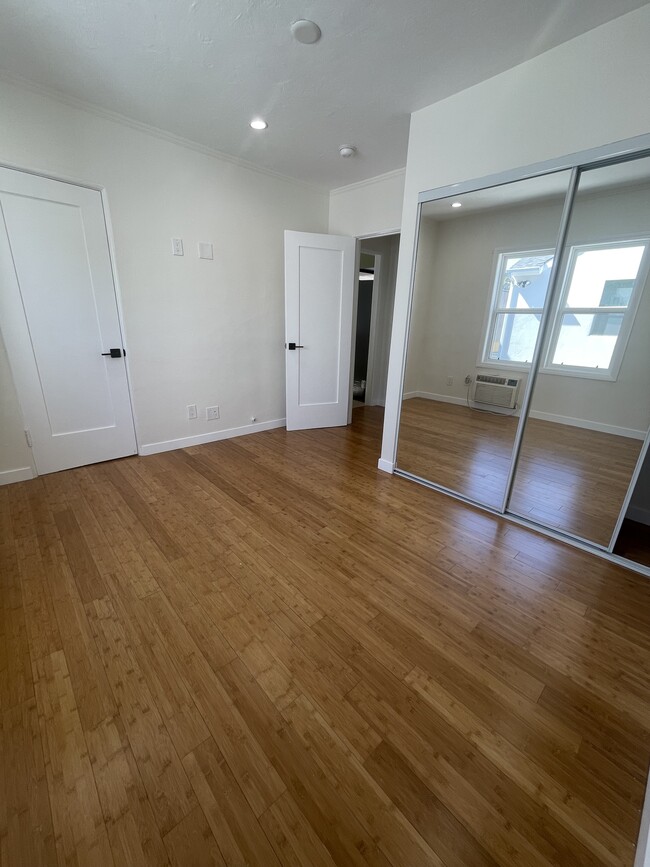 Second Bedroom - 2006 Chariton St