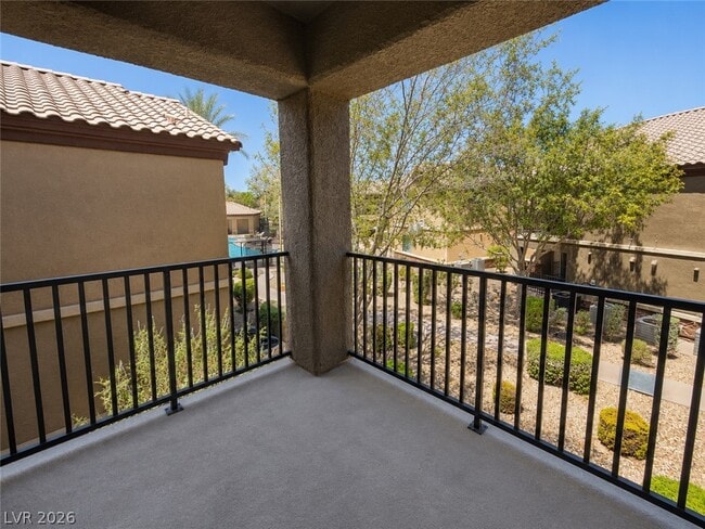 Building Photo - 6868 Sky Pointe Dr