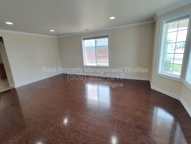 Building Photo - 7912 Redonda Dr