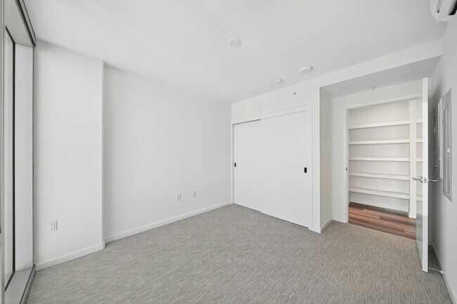Building Photo - 1500 Rycroft St
