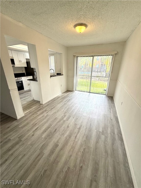 Building Photo - 12666 Kenwood Ln