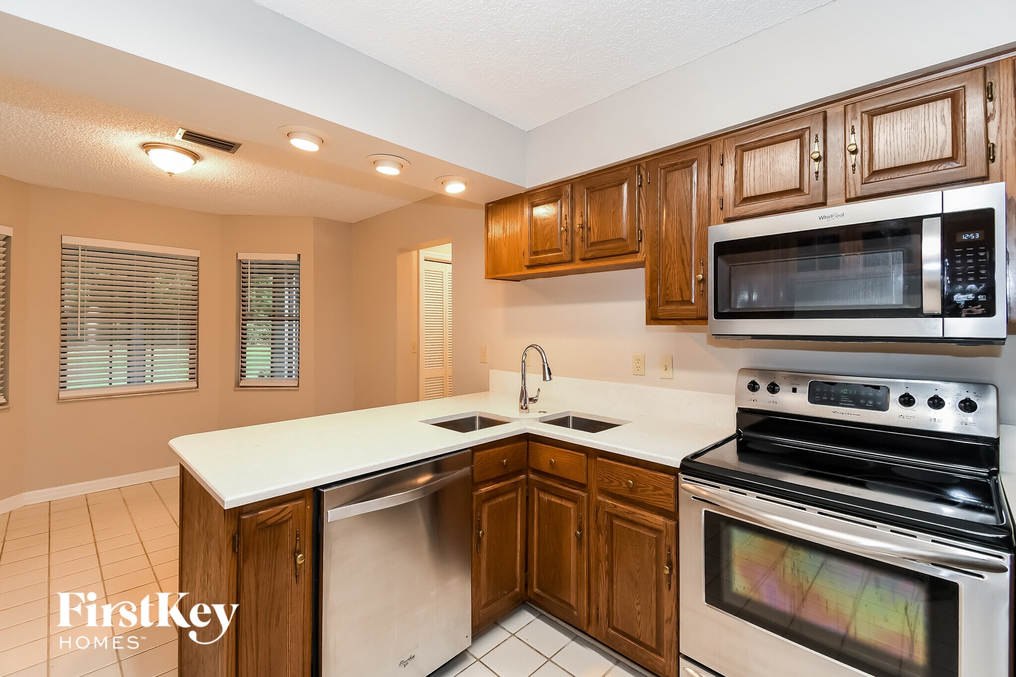 Building Photo - 2790 Ravines Rd