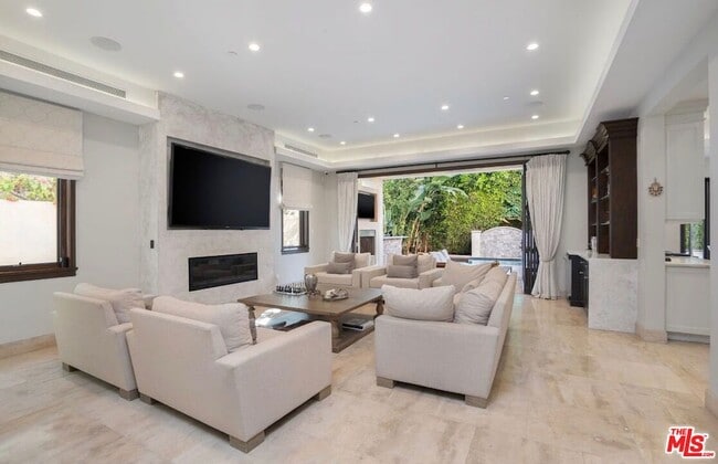 Building Photo - 331 Canon Dr