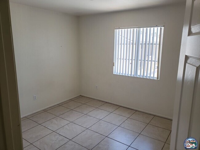 Building Photo - 638 N 3rd St