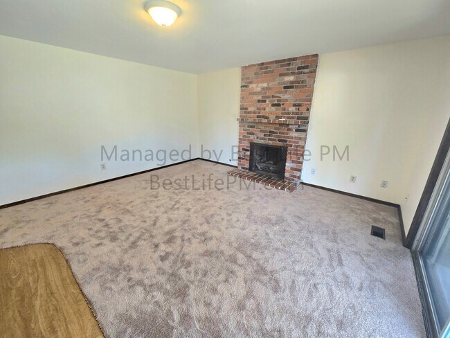 Building Photo - 2575 NW 119th Pl