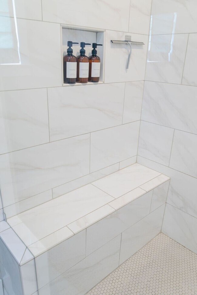 Building Photo - Beautiful 3 bedroom Home for Rent, middle of The Nations with a "4th"/bonus room