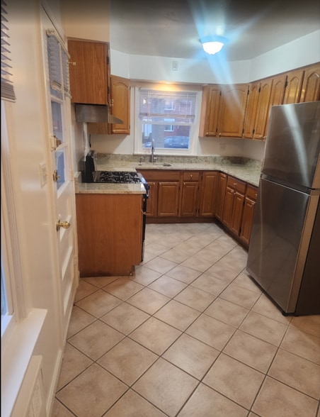 Building Photo - 365 Burgher Ave