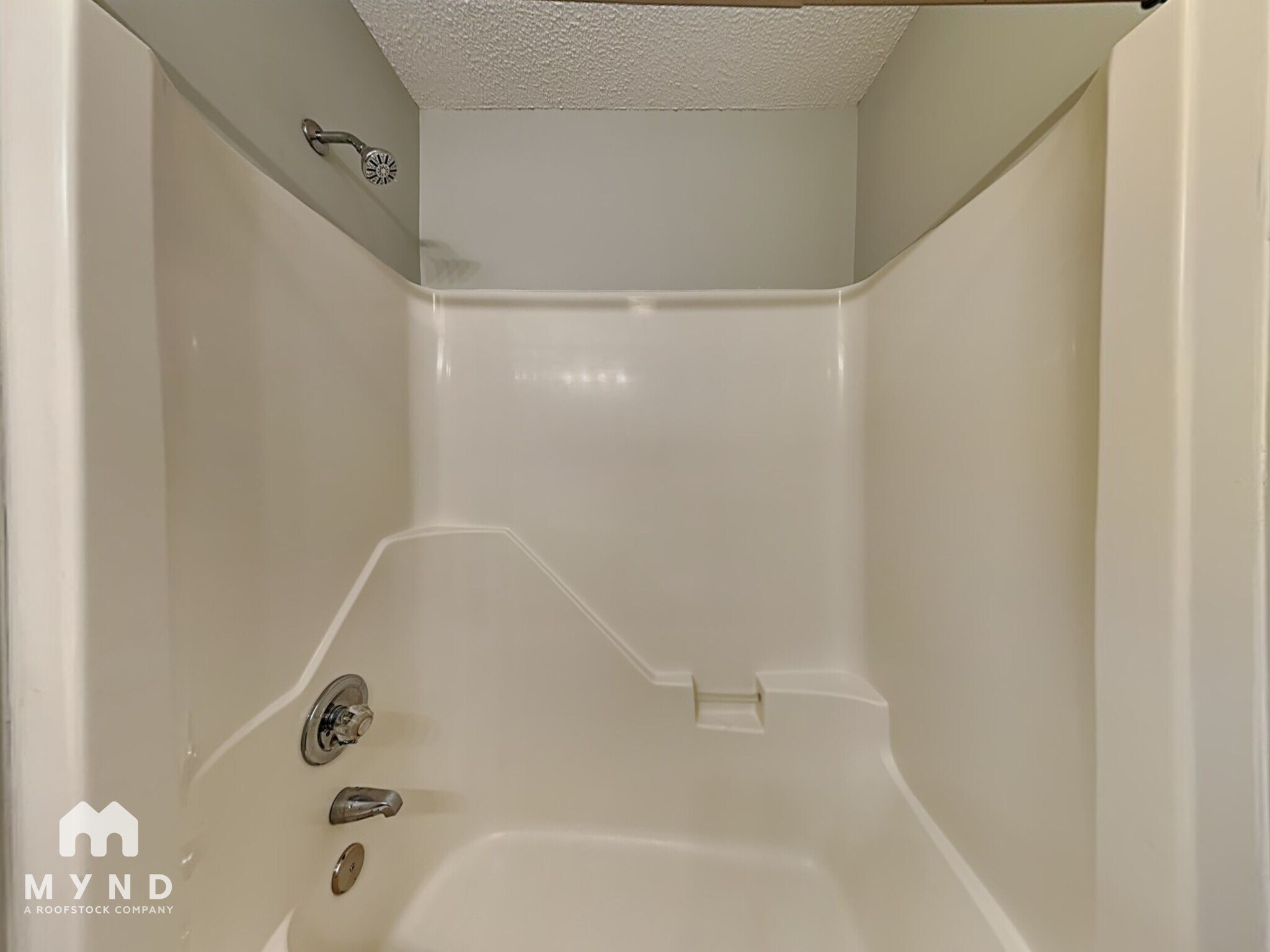 Building Photo - 2024 Julian Ln