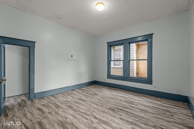 Building Photo - 3 Bedroom 1 Bath