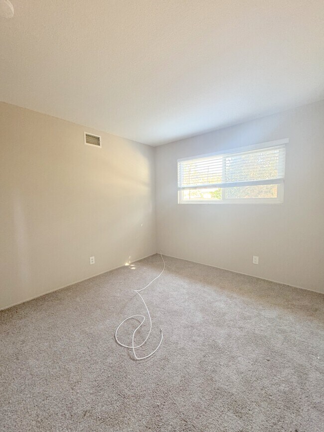 Building Photo - 3528 Castle Rock Rd