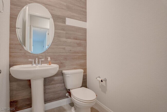 Building Photo - 230 Carmel Sky St