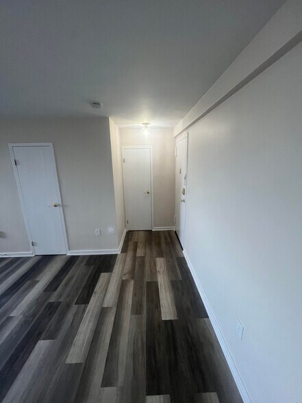 Building Photo - 11720 Edgewater Dr