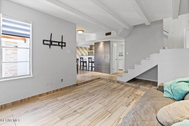 Building Photo - 6201 Escondido Dr