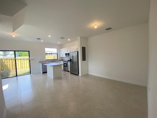 Building Photo - 575 NE 208th Terrace