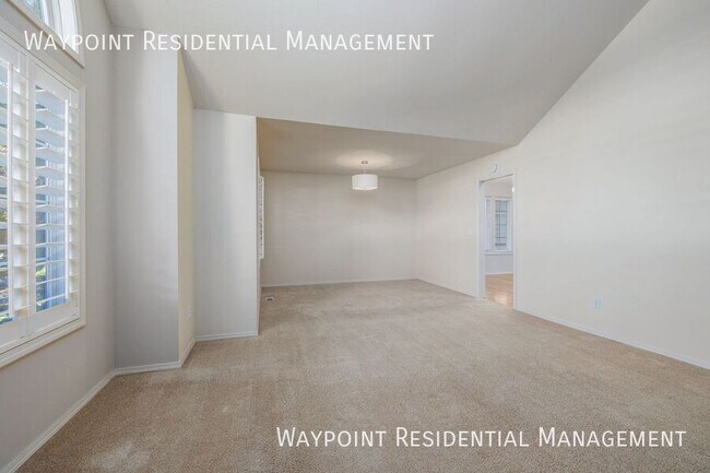 Building Photo - 4917 N Contour Way