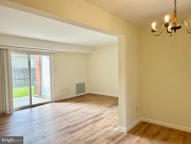 Building Photo - 136 Fairfield Dr