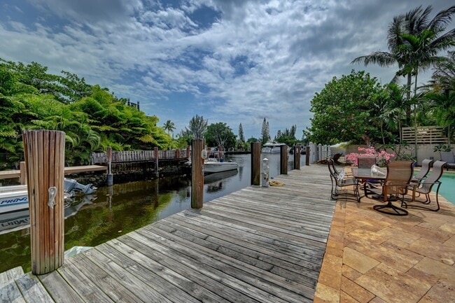 Building Photo - 2150 Tanbark Ln