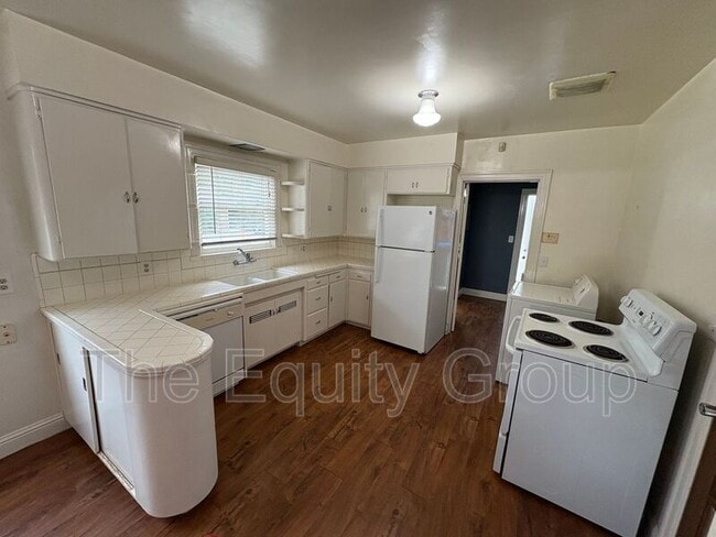 Building Photo - 1801 Riverside St