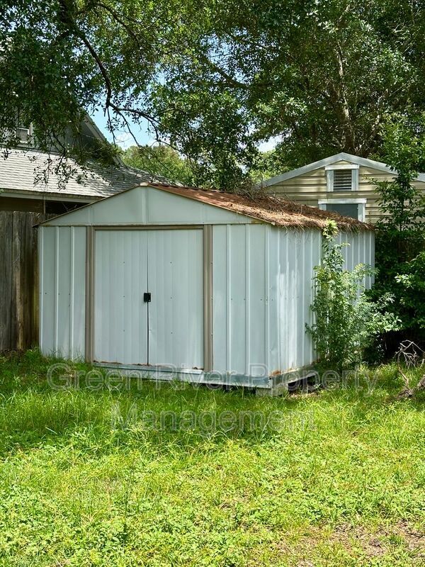 Building Photo - 3288 Deerfield Pointe Dr