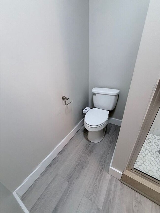 Building Photo - WEST JORDAN 5 BED, 4 BATH HOME