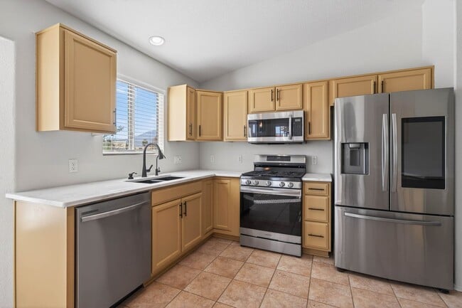 Building Photo - 3824 Plaza De La Yerba
