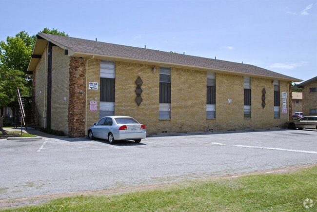 Building Photo - Allandell Apartments