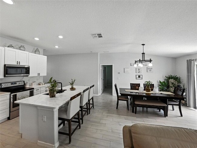 Building Photo - 149 Cascade Bend Dr