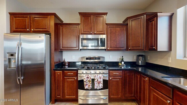 Building Photo - 3272 E Meadowview Dr