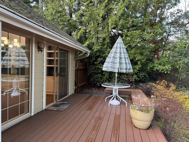Building Photo - Poulsbo - perfectly charming 2 story with main floor primary suite