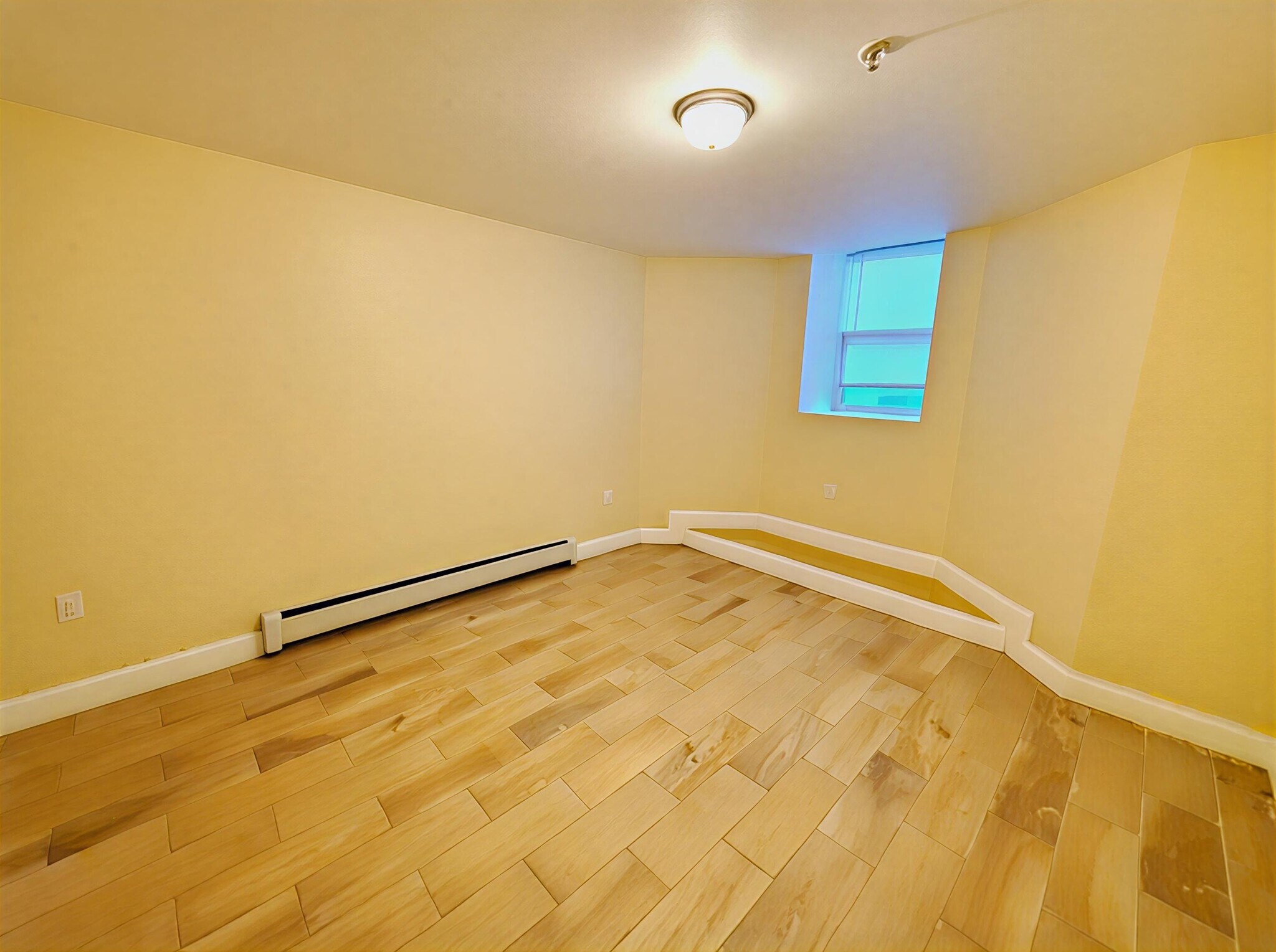 Building Photo - 64 Dehon St