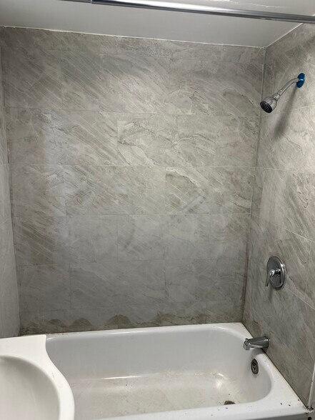 Building Photo - 1127 Wallis Ave