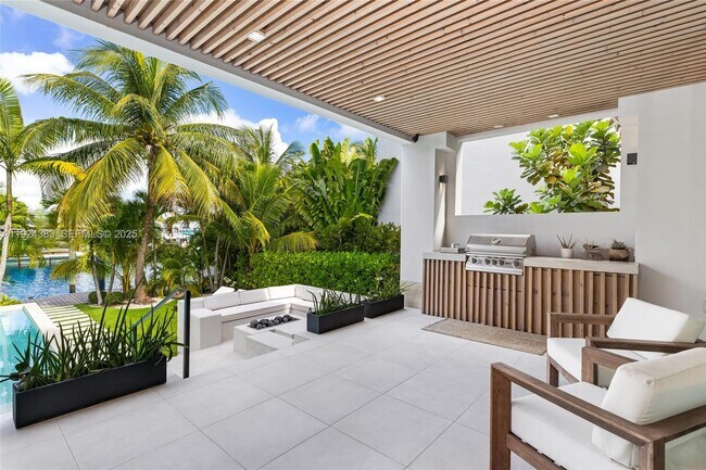 Building Photo - 773 NE 77th Terrace