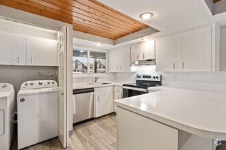 Building Photo - Now Leasing: Beautiful Rustic-Style Apartm...