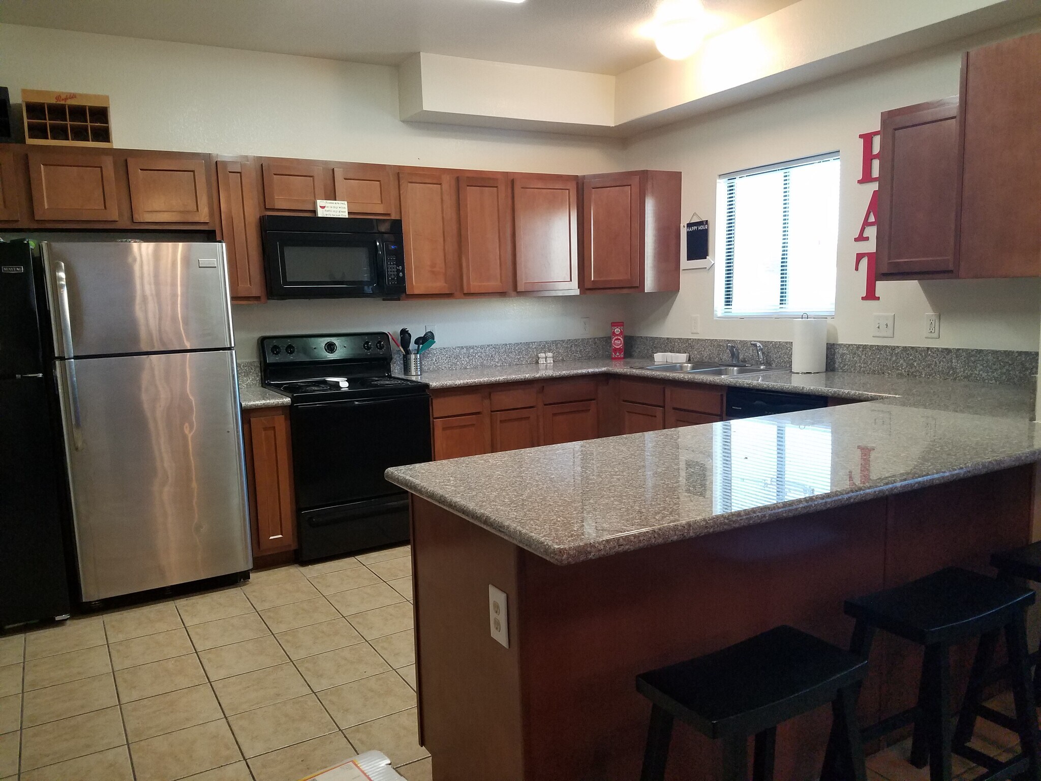 1st kitchen - 1433 E Elm St
