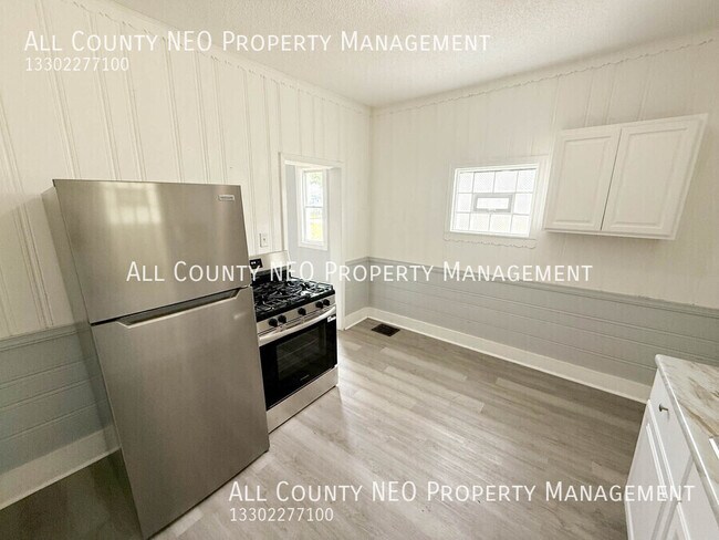 Building Photo - 2056 W 95th St