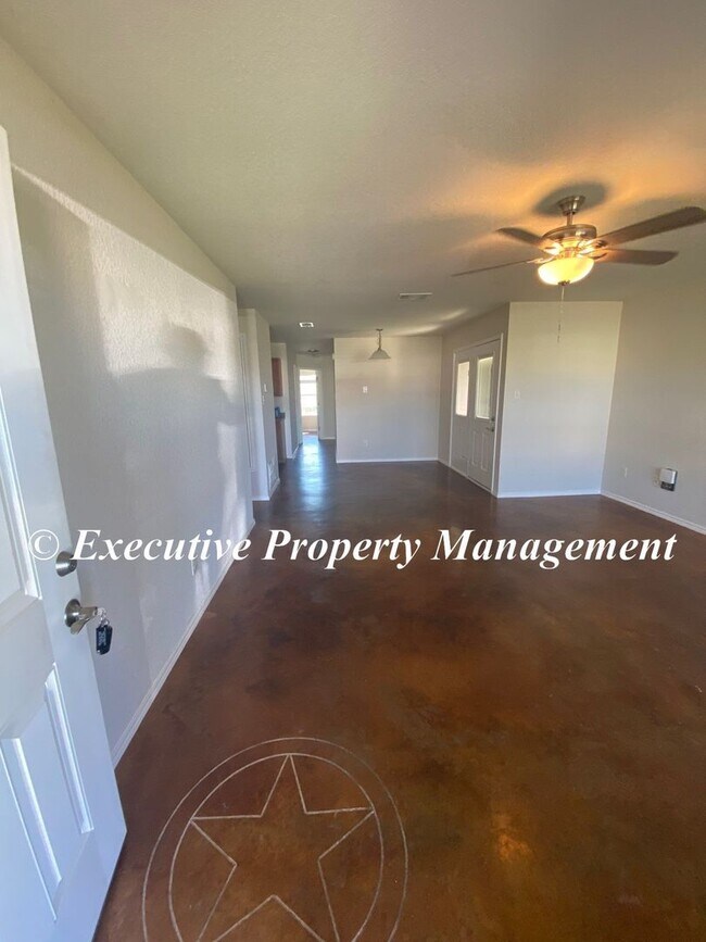 Building Photo - 2921 Starlight Dr