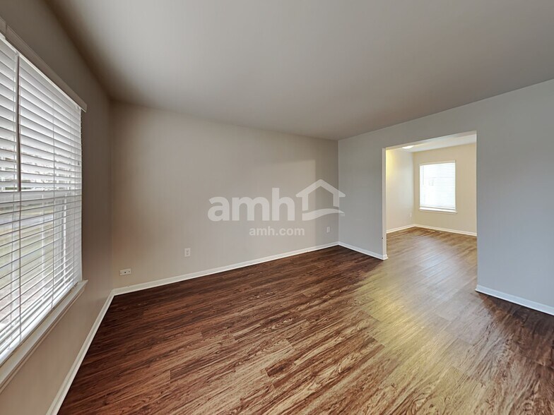 Building Photo - 13804 W Jonesport Ct