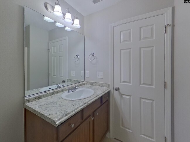 Building Photo - 420 Hedge Grove Ln