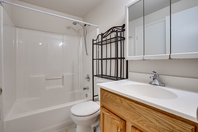 Building Photo - 9018 2nd Ave S, Seattle, WA 98108 $2,500 P...
