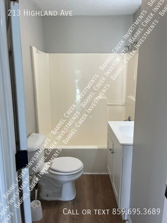 Building Photo - 2-Bed 1-Bath - Home