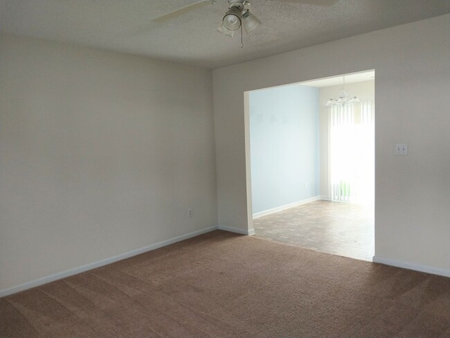 Building Photo - 63 Pirates Cove Dr