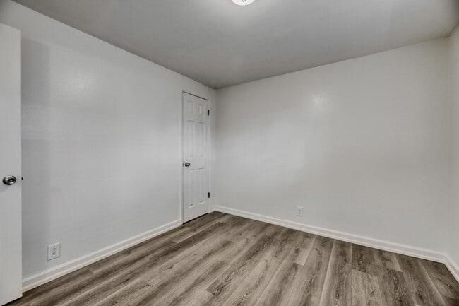 Building Photo - 1890 S Garfield St