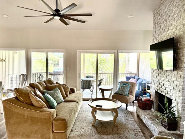 Building Photo - 539 Venture Blvd S