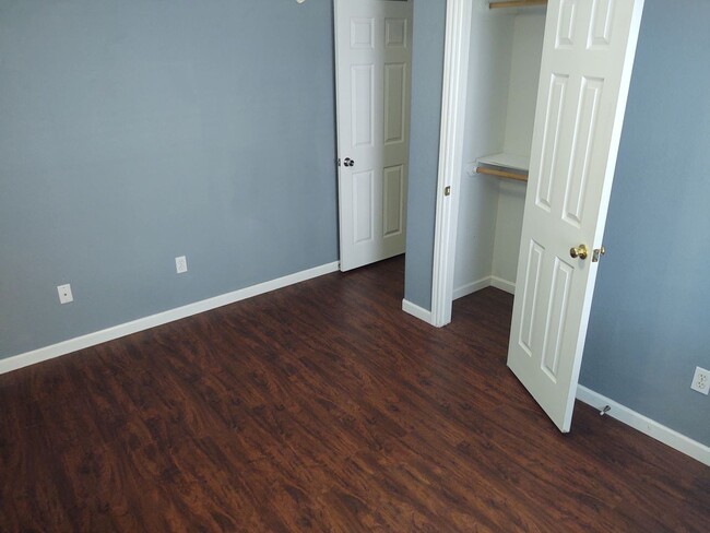 Building Photo - 707 STURGEN DR.