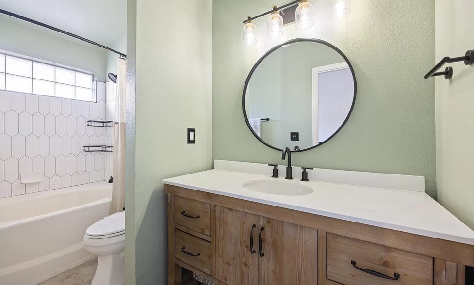 Building Photo - 3258 S Zeno Ct