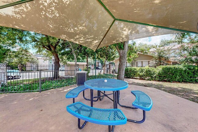 Building Photo - 10616 Mellow Meadow Dr