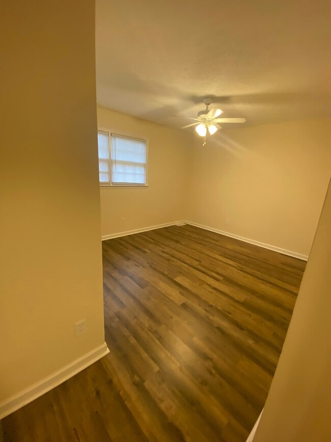 Building Photo - 2119 Rock Creek Dr