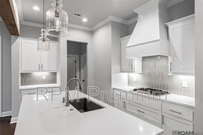 Building Photo - 3673 Spanish Trail