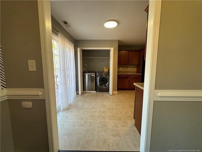 Building Photo - 66 Great Oak Ct